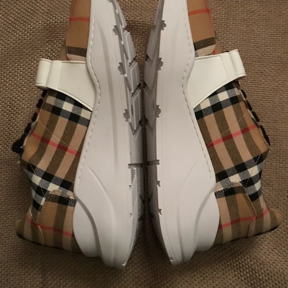 Burberry Regis Chunky Sneaker - Picture 4 of 5